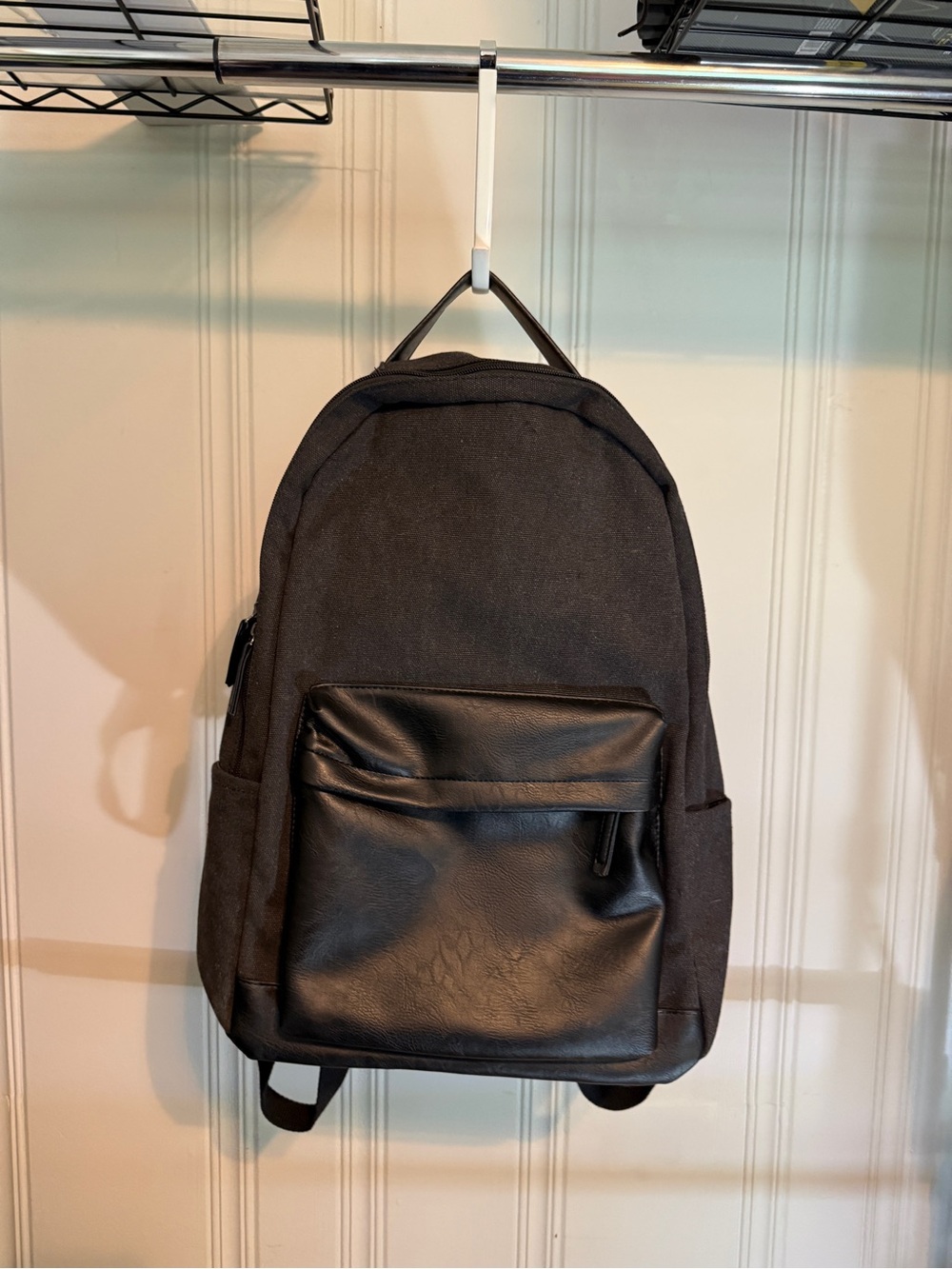 Black Men's Backpack with Front Pocket